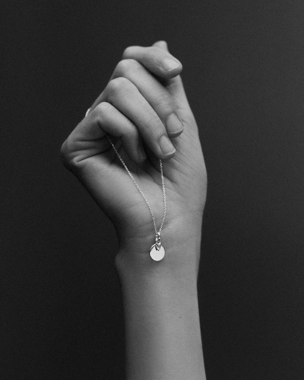 ALIGNMENT ENGRAVABLE NECKLACE (18K GOLD VERMEIL) - Image 2