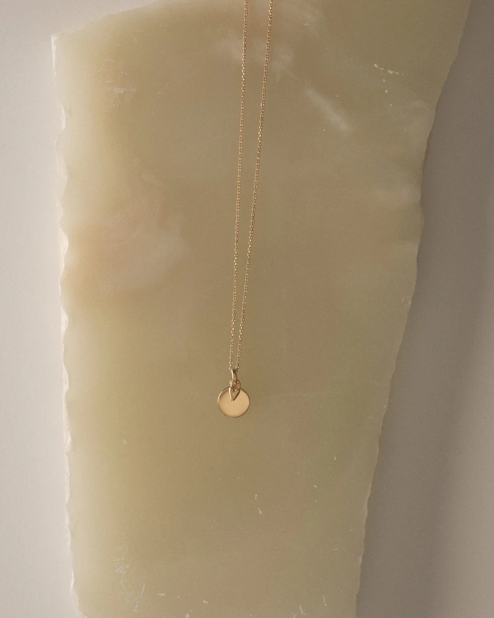 ALIGNMENT ENGRAVABLE NECKLACE (18K GOLD VERMEIL) - Image 3