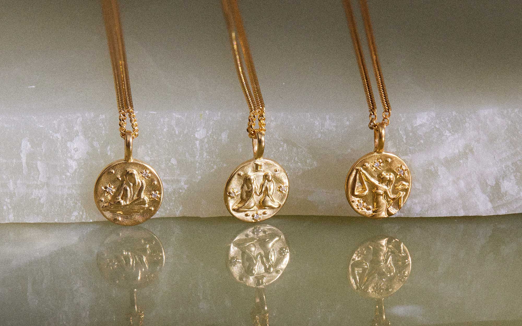 AQUARIUS PETITE ZODIAC NECKLACE (18K GOLD VERMEIL) - Image 3