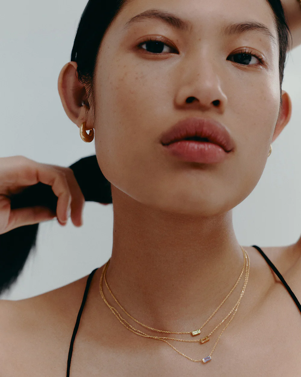 BAGUETTE BIRTHSTONE NECKLACE (18K GOLD VERMEIL) - Image 7