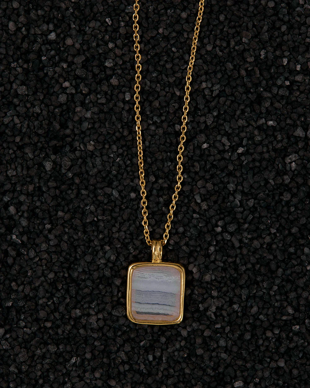 BLUE LACE AGATE PENDANT NECKLACE (18K GOLD VERMEIL) - Image 2