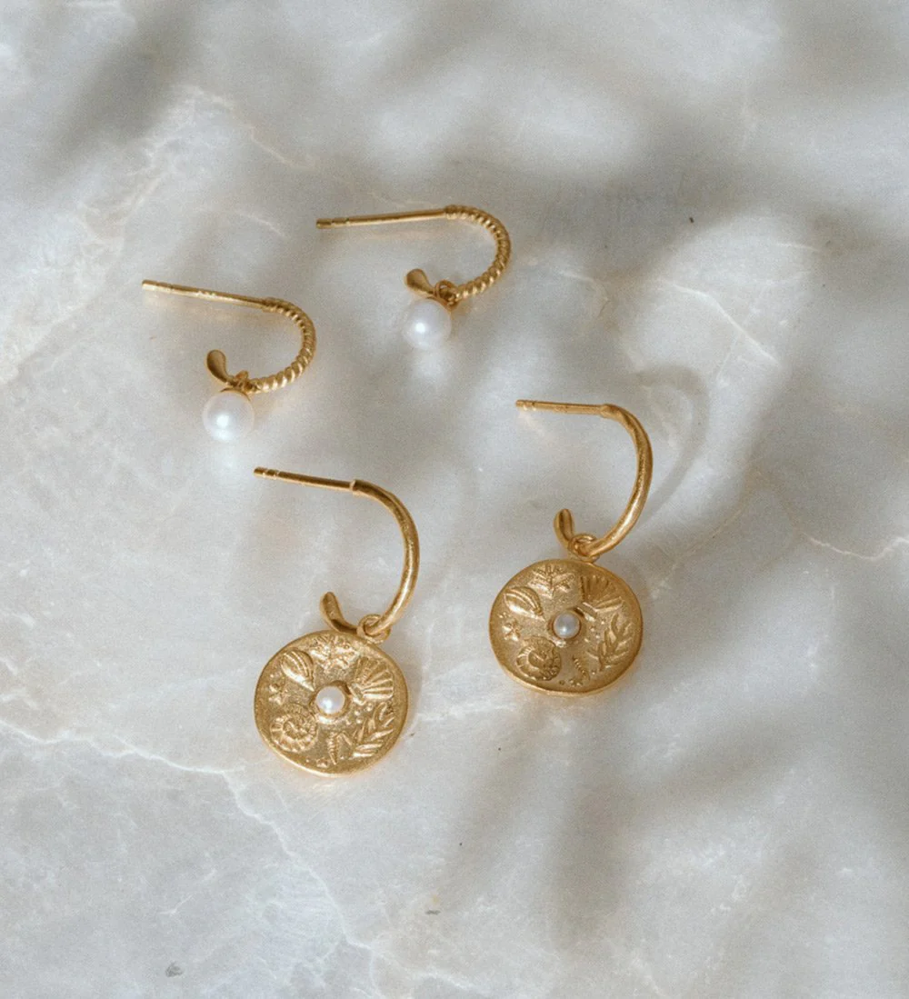 BY THE SEA HOOPS (18K GOLD PLATED) - Image 5