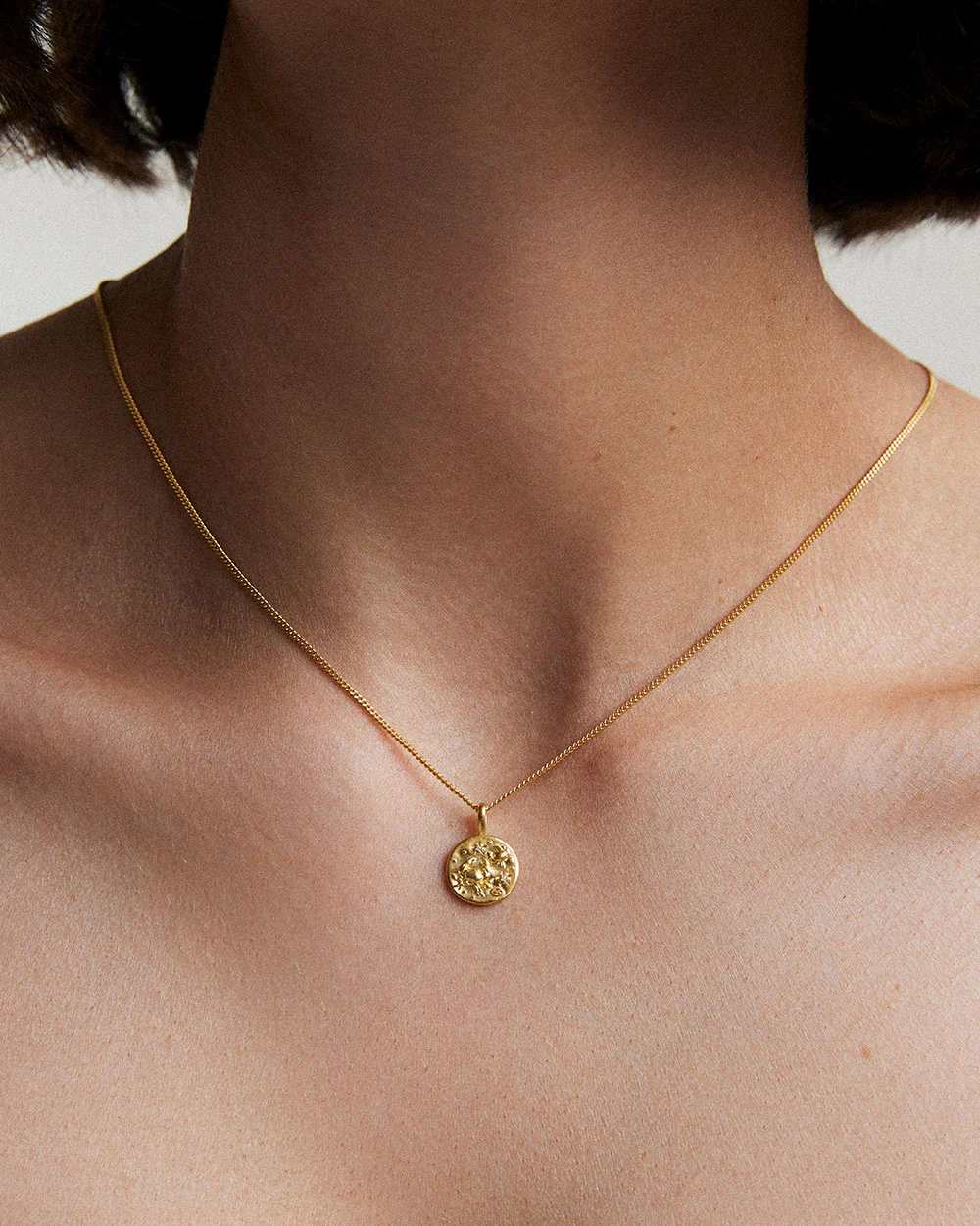 CANCER PETITE ZODIAC NECKLACE (18K GOLD VERMEIL) - Image 2