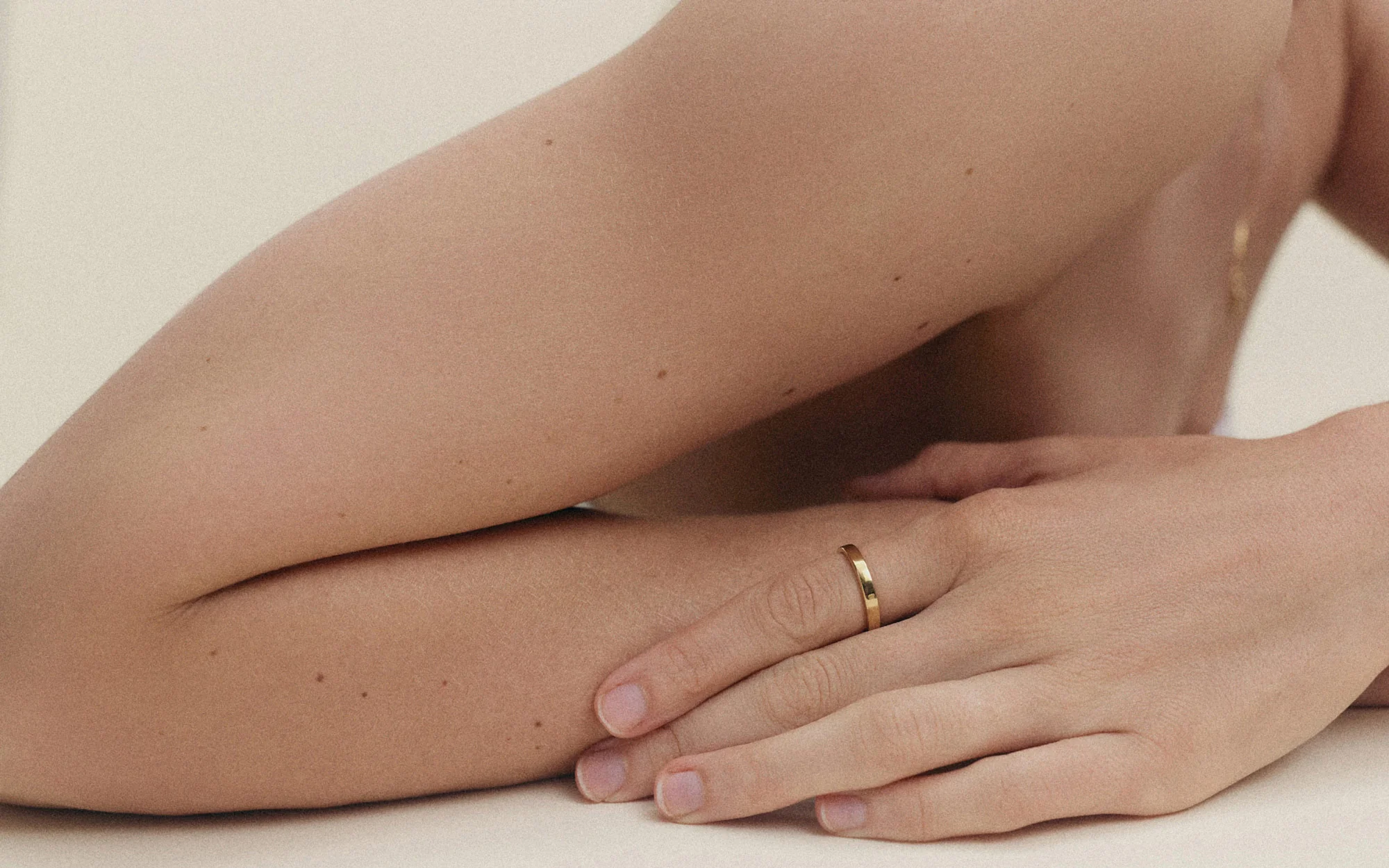 CONTOUR RING (18K GOLD VERMEIL) - Image 5
