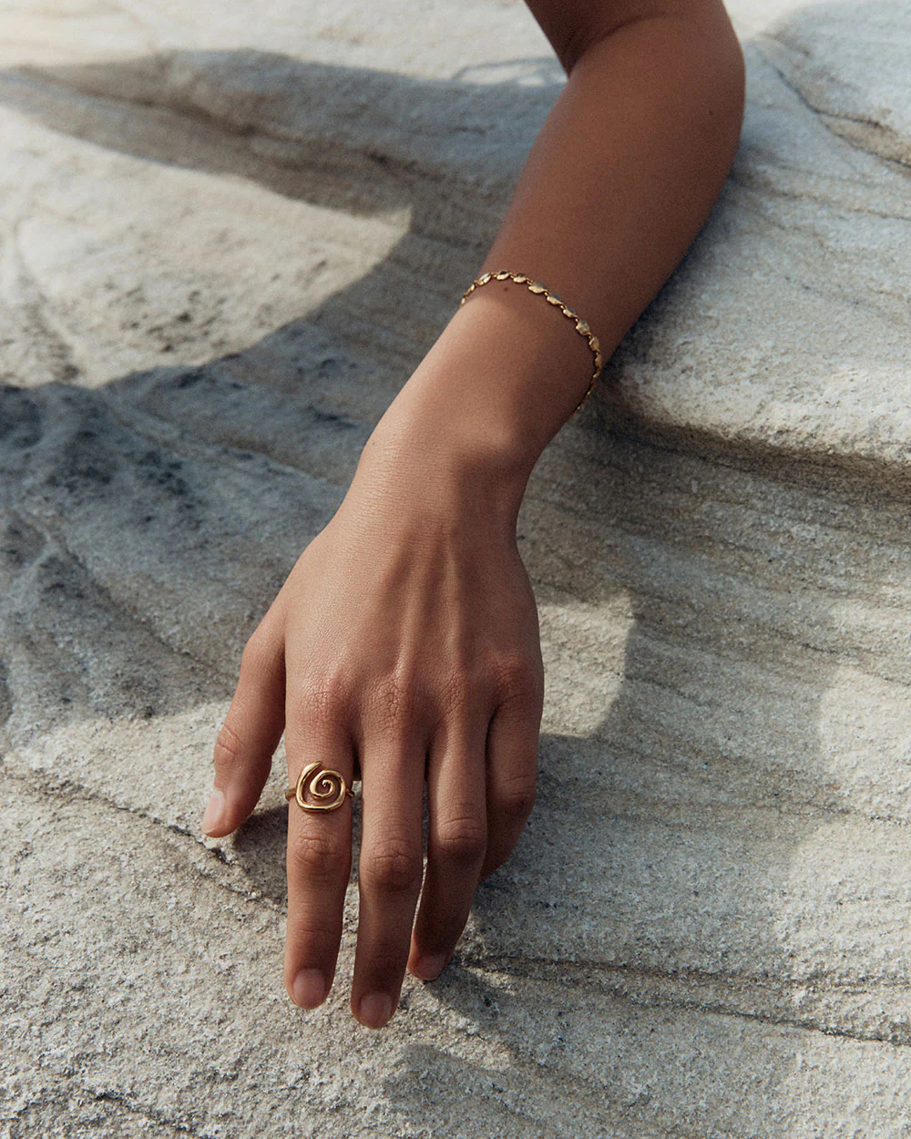 DAWN BRACELET (18K GOLD PLATED) - Image 2
