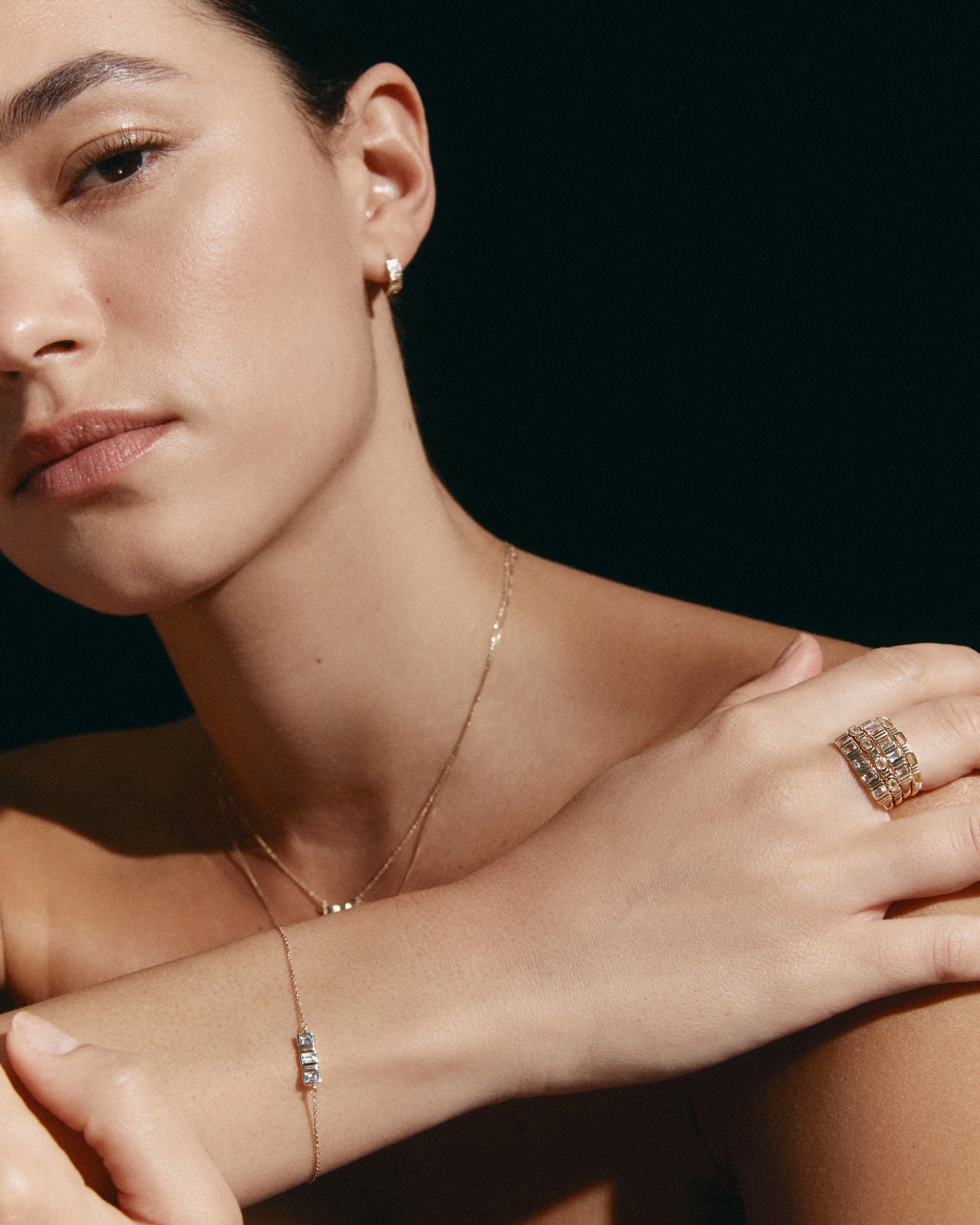 ELYSIUM BAGUETTE SAPPHIRE BRACELET (9K GOLD) - Image 6