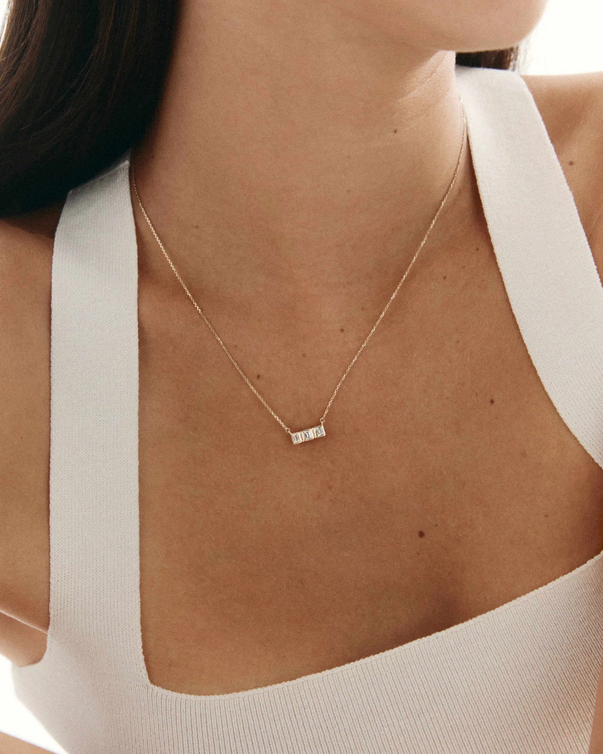 ELYSIUM BAGUETTE SAPPHIRE NECKLACE (9K GOLD) - Image 2