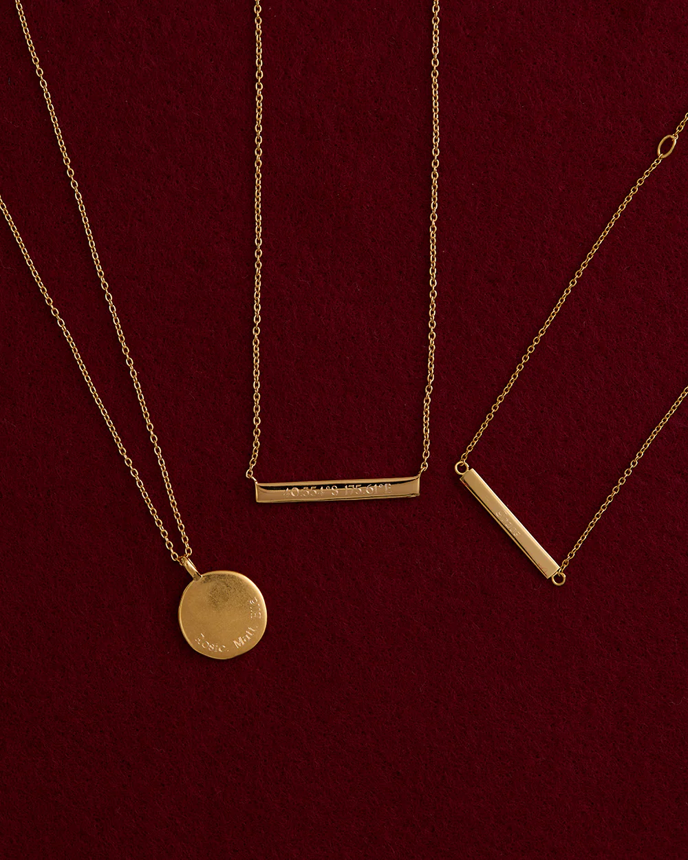 ENGRAVABLE BAR NECKLACE (18K GOLD VERMEIL) - Image 3