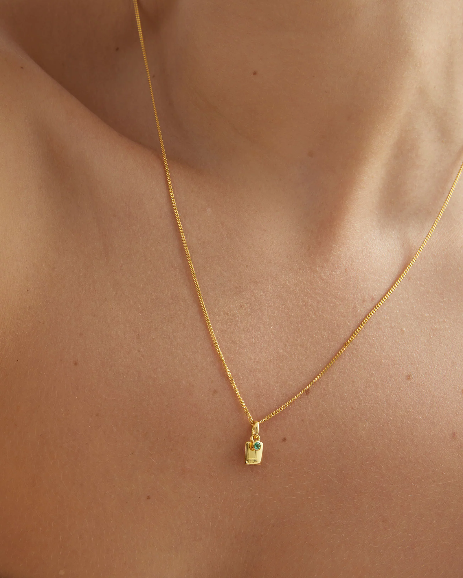 ENGRAVABLE BIRTHSTONE NECKLACE (18K GOLD VERMEIL) - Image 2