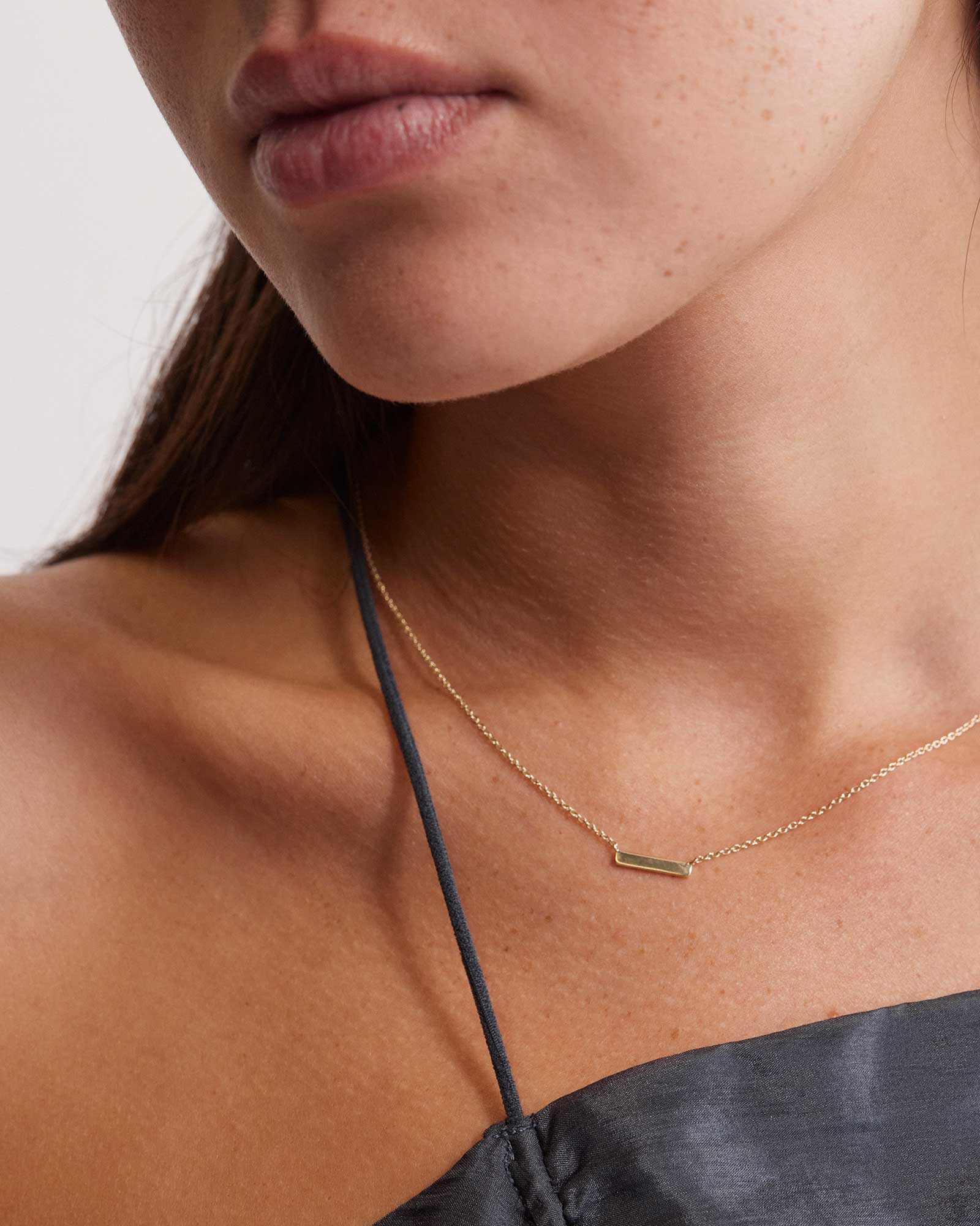 ENGRAVABLE PETITE BAR NECKLACE (9K GOLD) - Image 3