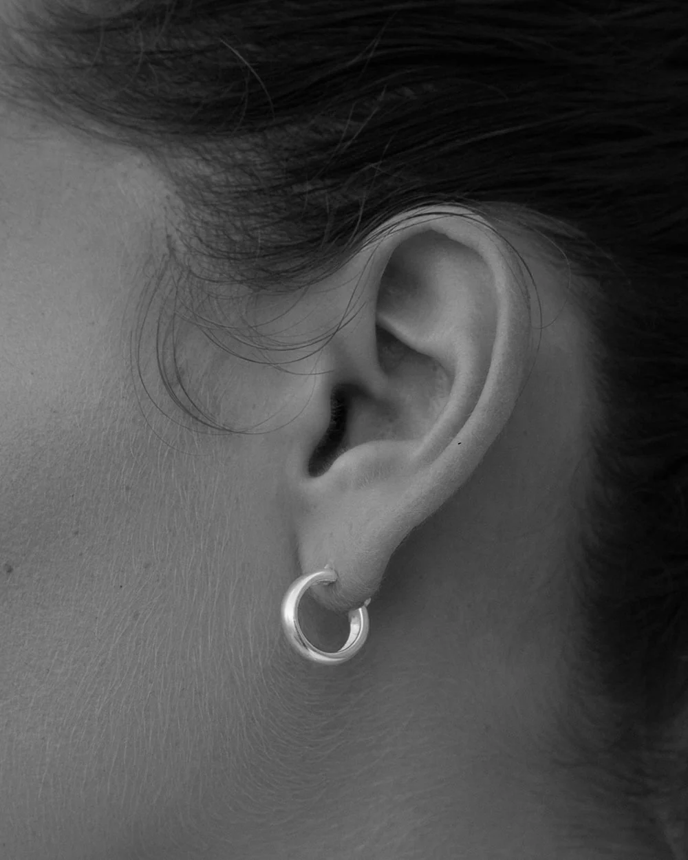 ERA HOOPS (18K GOLD PLATED) - Image 6