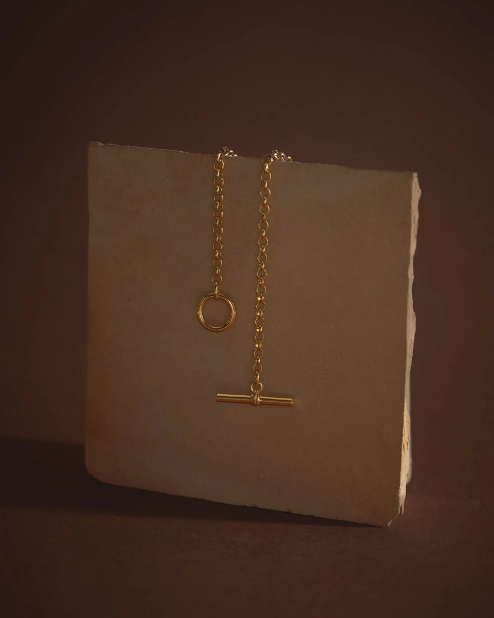 EVOLVE T-BAR BRACELET (18K GOLD PLATED) - Image 5