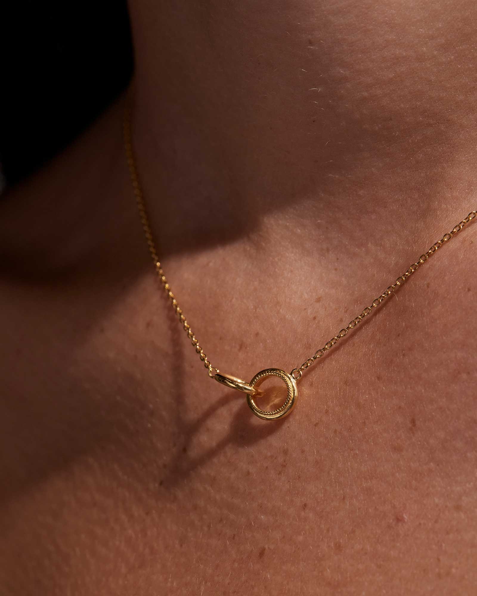 GRACE INFINITY NECKLACE (18K GOLD VERMEIL) - Image 3