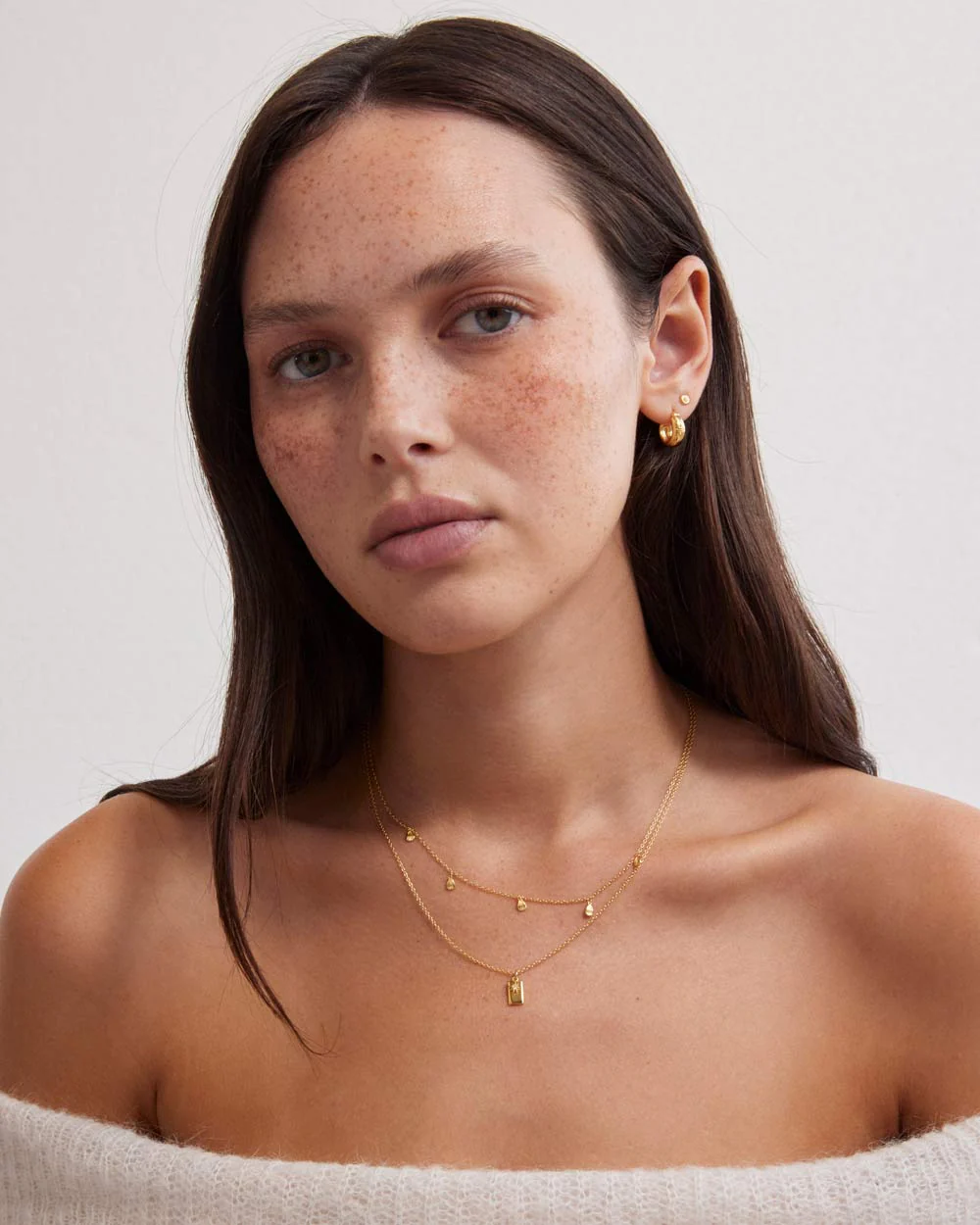 GUIDING STAR ETCHED HOOPS (18K GOLD PLATED) - Image 3