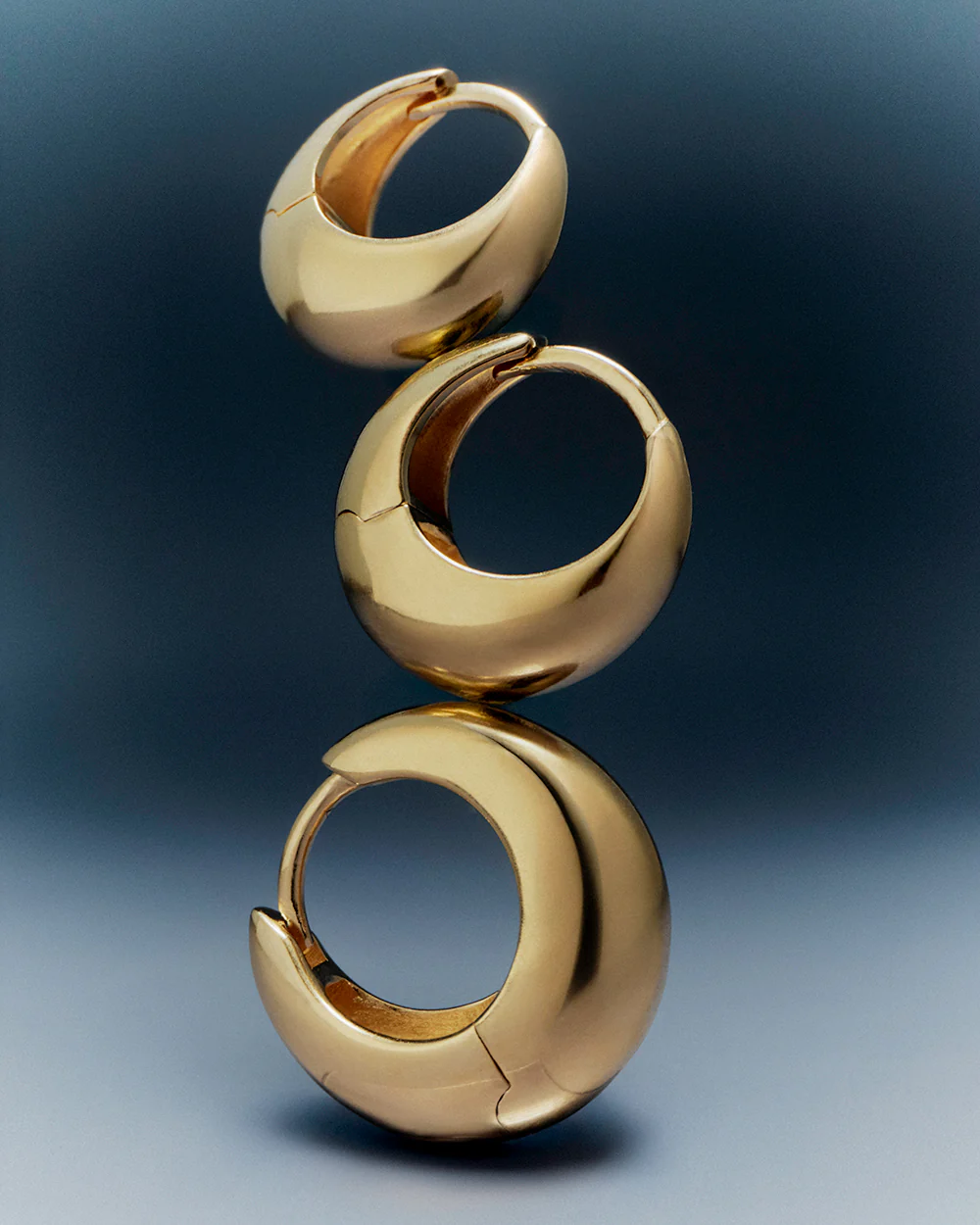 INDIGO HOOPS SMALL (18K GOLD PLATED) - Image 3