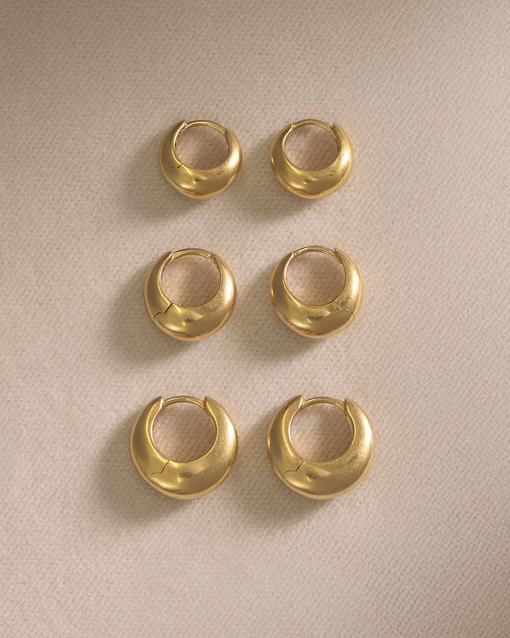 INDIGO HUGGIES (18K GOLD PLATED) - Image 3