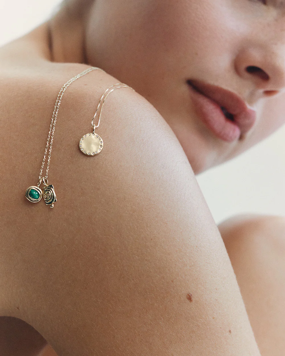 INTO THE FLOW MALACHITE CHARM (9K GOLD) - Image 2