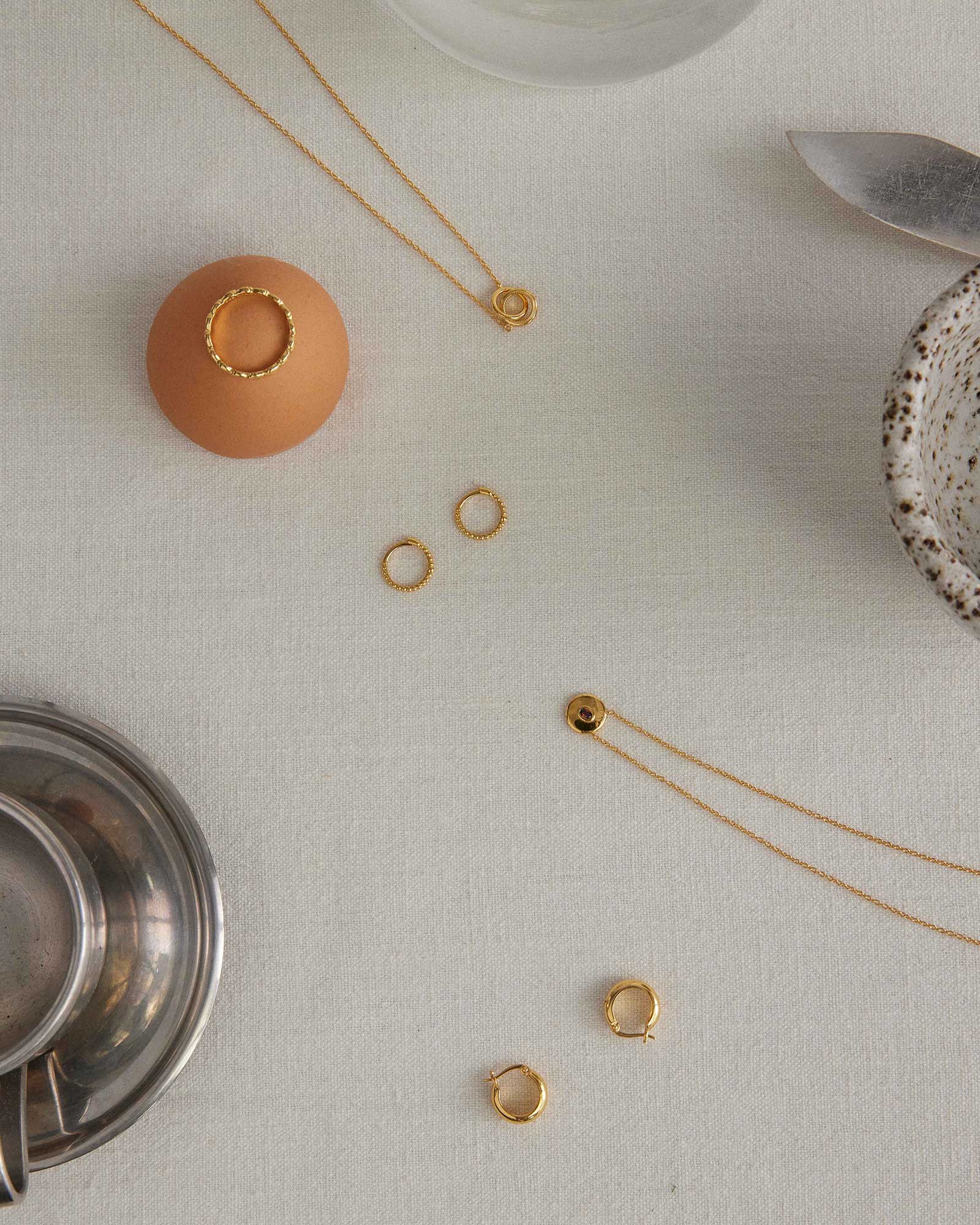 L'AMOUR HUGGIES (18K GOLD PLATED) - Image 4