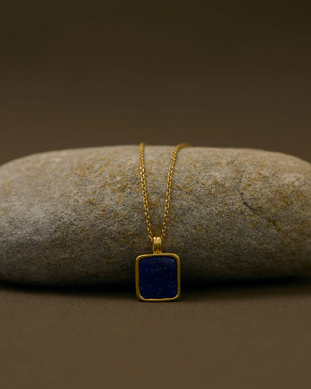 LAPIS PENDANT NECKLACE (18K GOLD VERMEIL) - Image 2