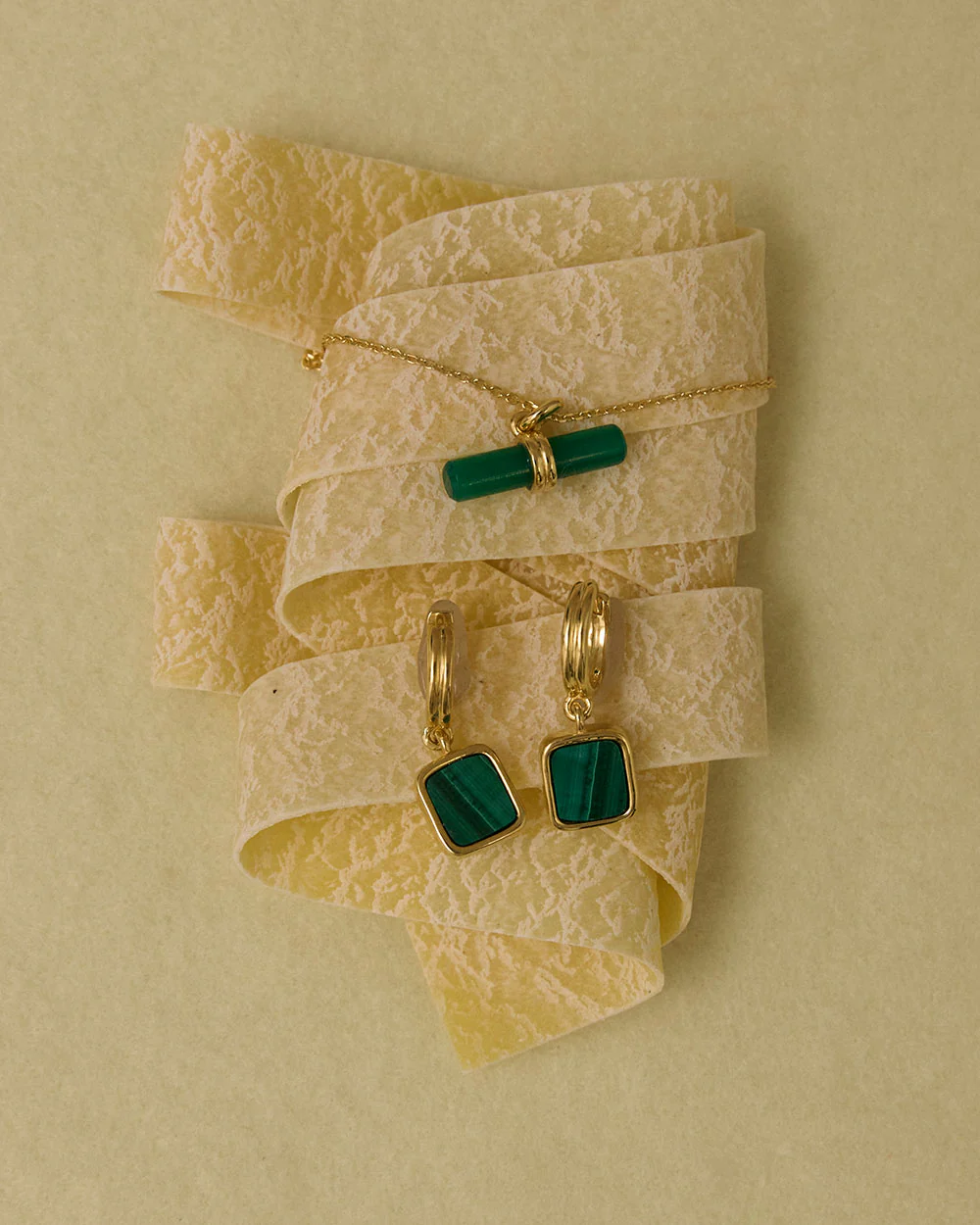 MALACHITE HOOPS (18K GOLD PLATED) - Image 3