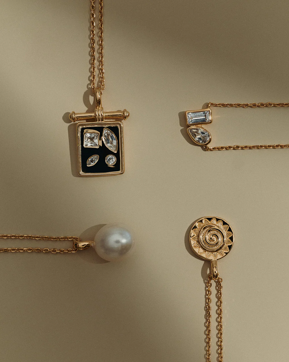 MARIS PEARL NECKLACE (18K GOLD VERMEIL) - Image 4