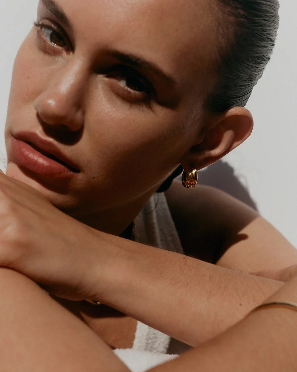 MONDO HOOPS (18K GOLD PLATED) - Image 2