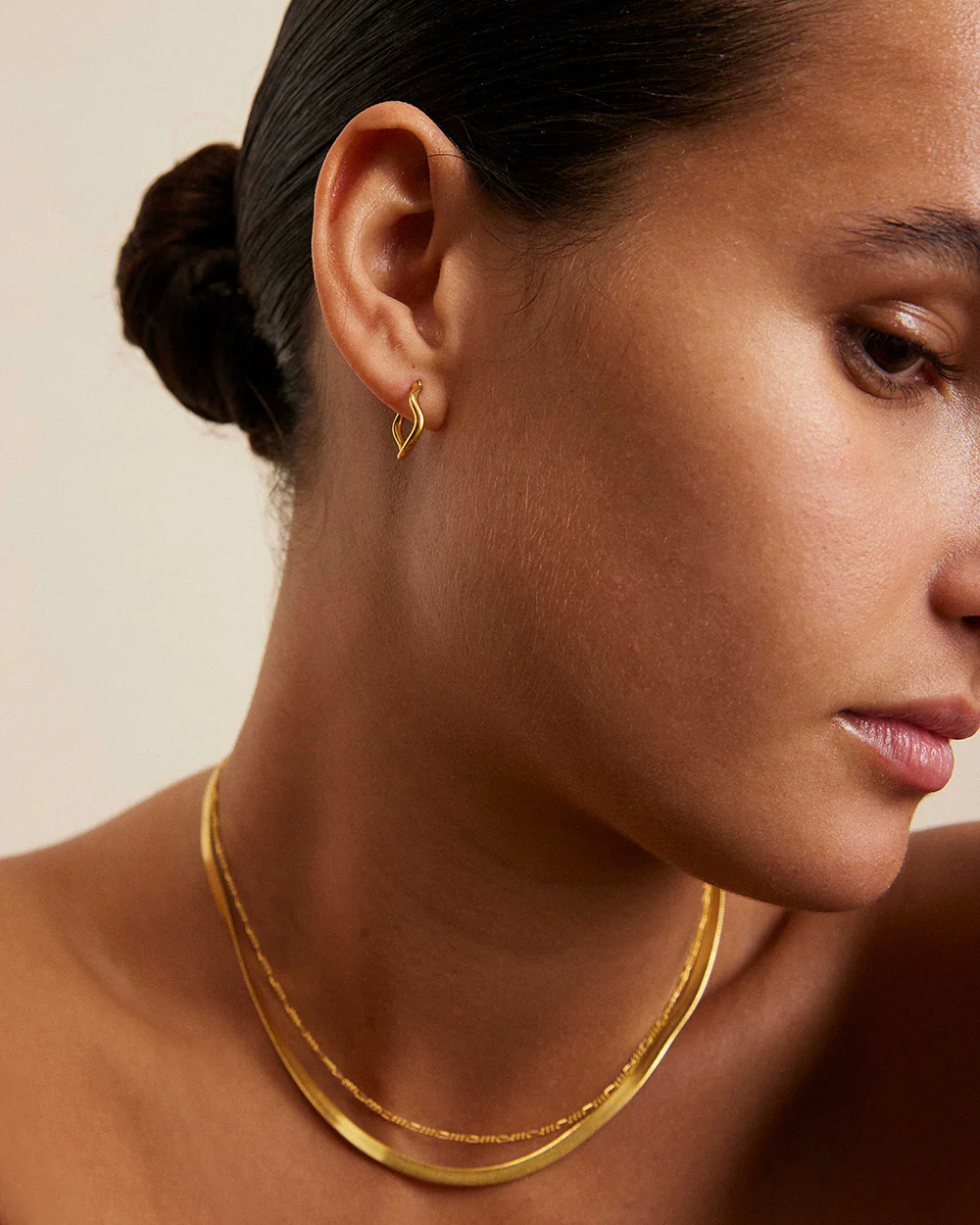 ONDA HOOPS (18K GOLD PLATED) - Image 2