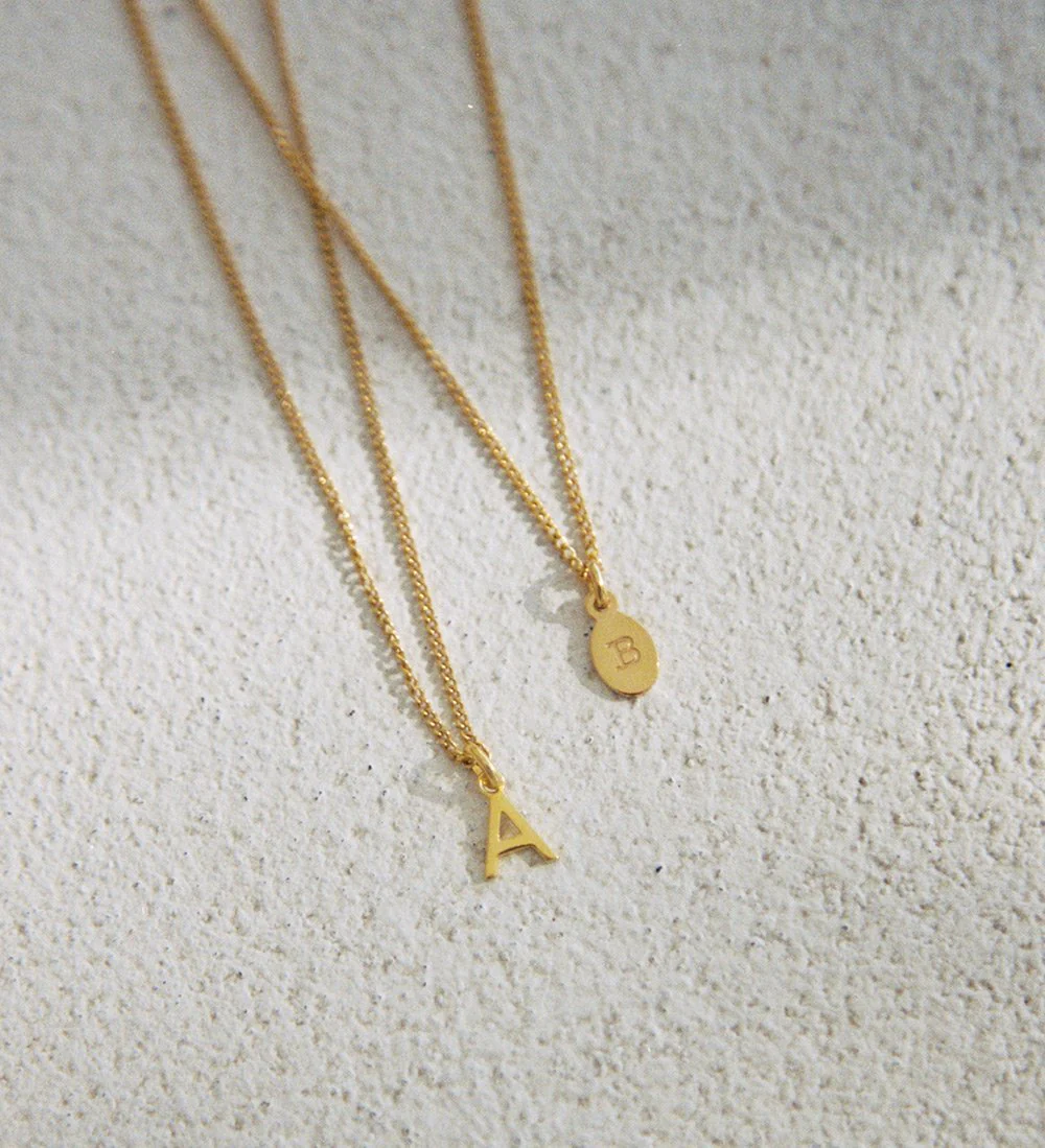 OUTLINE INITIAL NECKLACE A-Z (18K GOLD VERMEIL) - Image 6