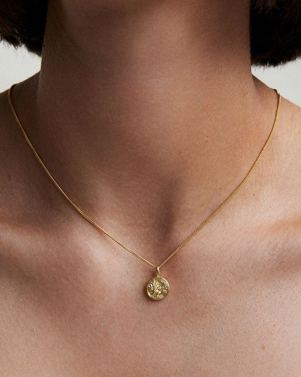 PISCES PETITE ZODIAC (18K GOLD VERMEIL) - Image 2