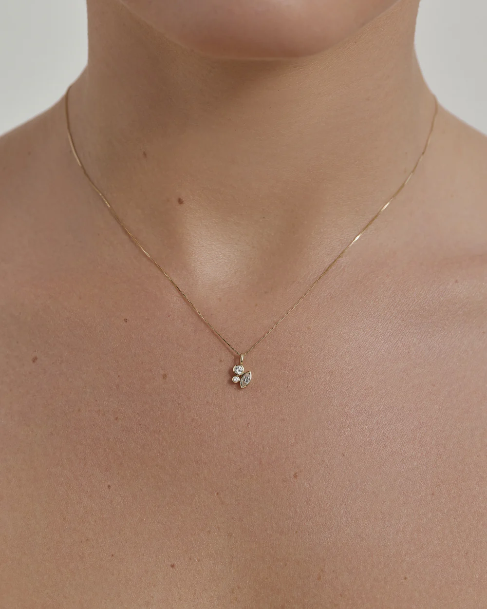 REFLECTION CHARM (9K GOLD) - Image 6