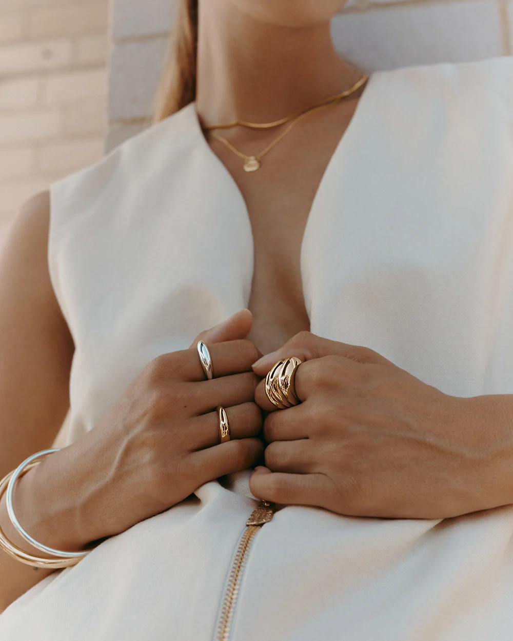 RISE COIN NECKLACE (18K GOLD VERMEIL) - Image 5