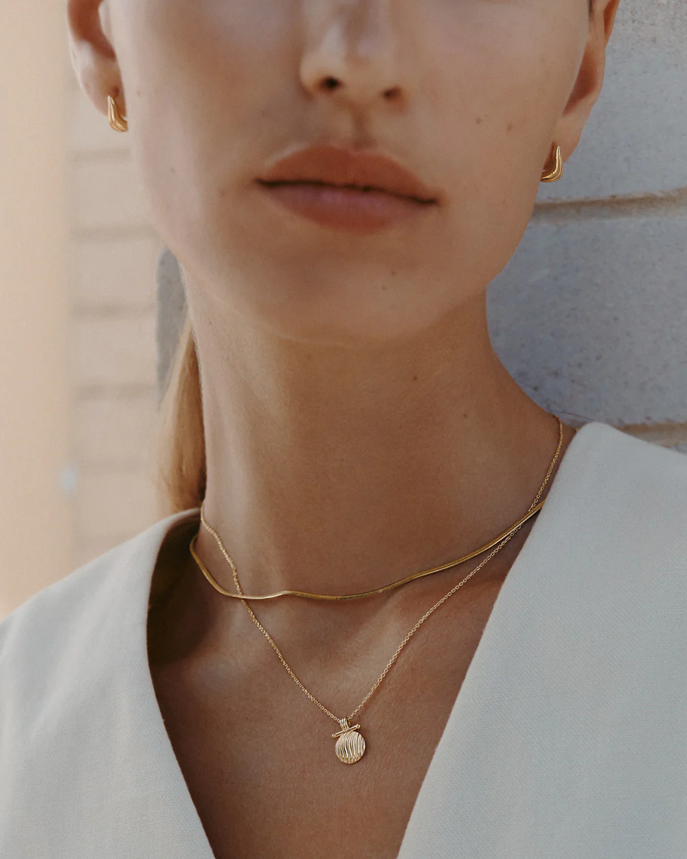 RISE HOOPS (18K GOLD PLATED) - Image 4