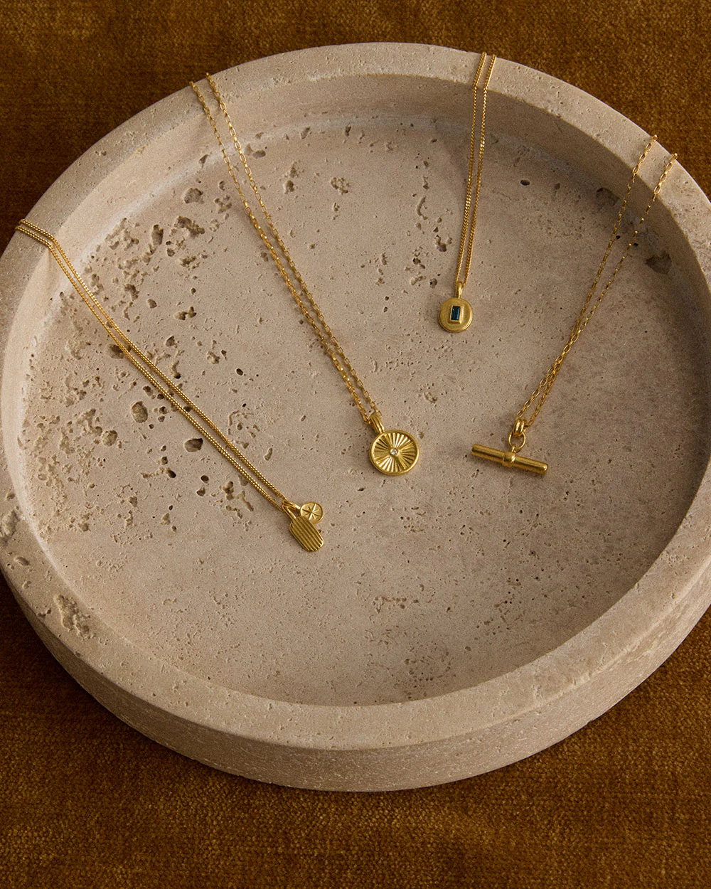 ROAM T-BAR NECKLACE (18K GOLD VERMEIL) - Image 5