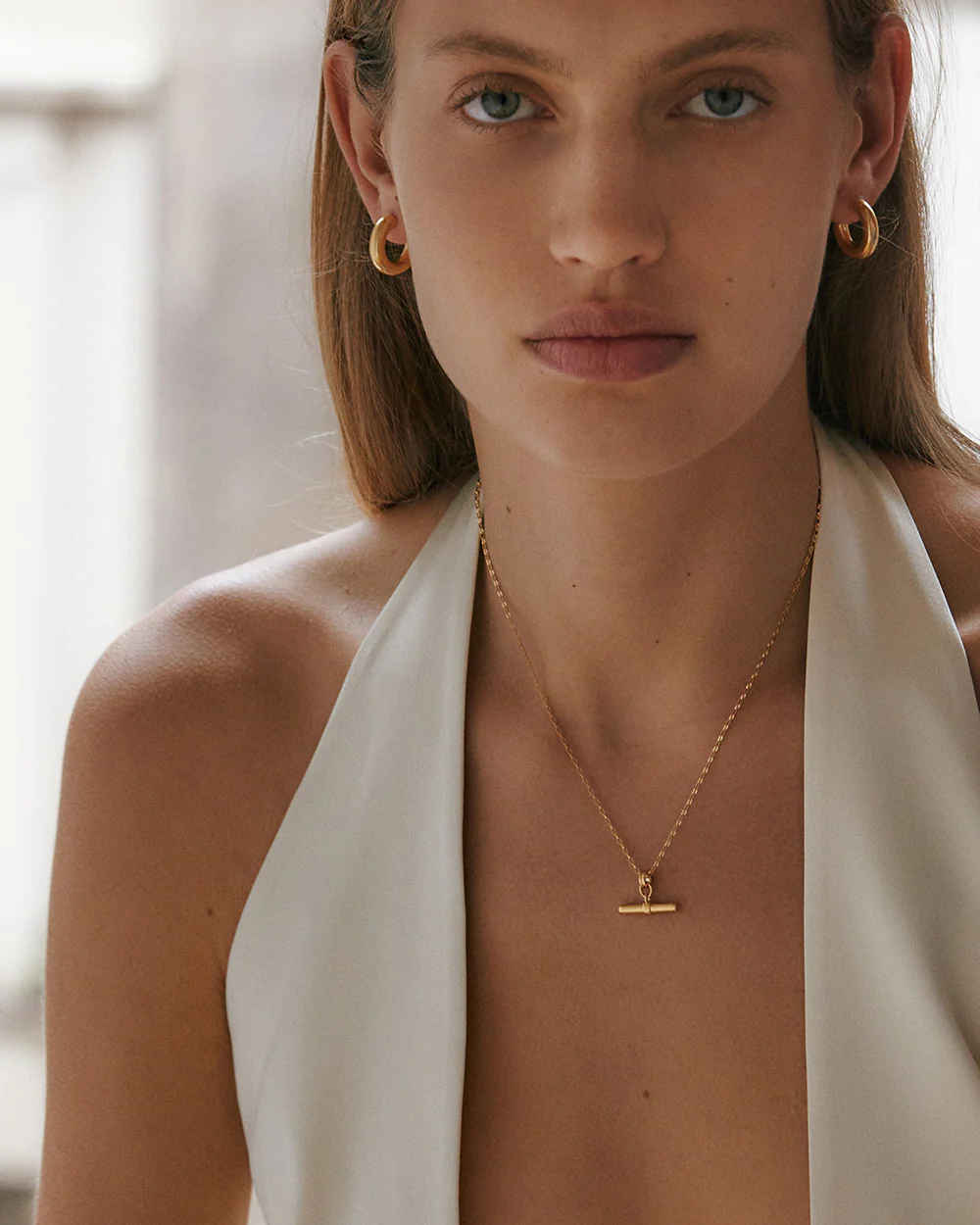 ROAM T-BAR NECKLACE (18K GOLD VERMEIL) - Image 6