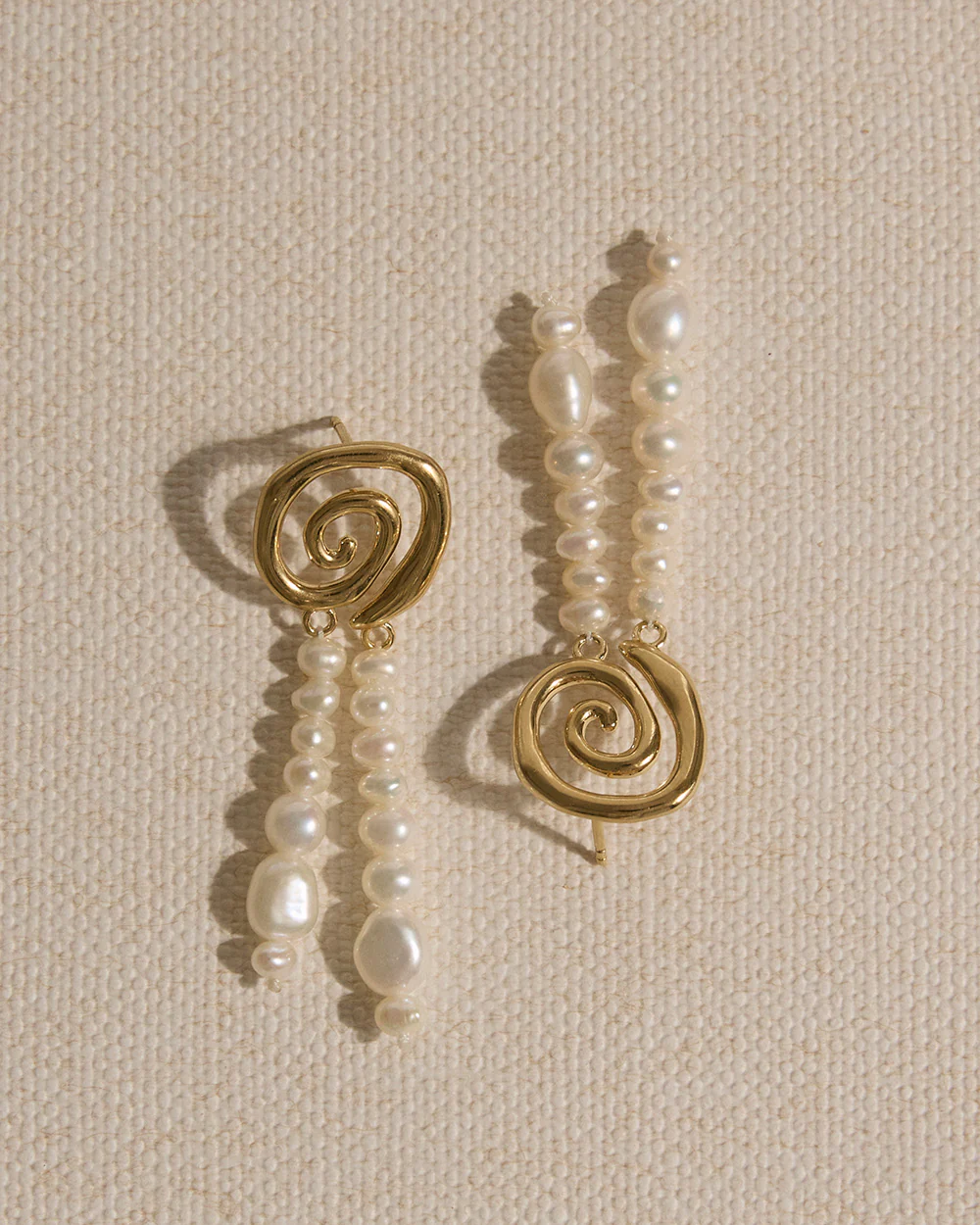 SWEET ESCAPE EARRINGS (18K GOLD PLATED) - Image 3