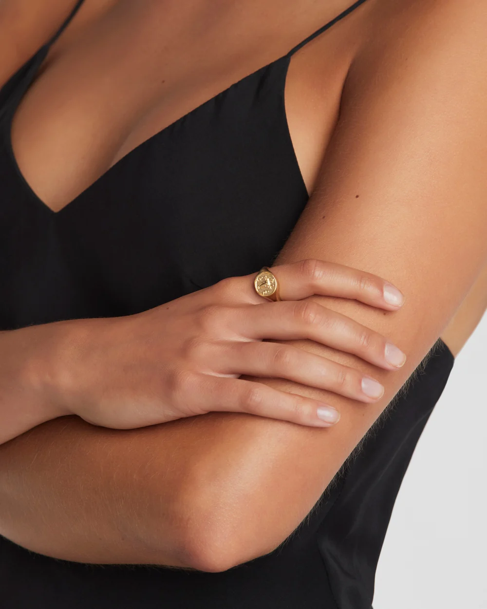 TAURUS SIGNET RING (18K GOLD VERMEIL) - Image 7
