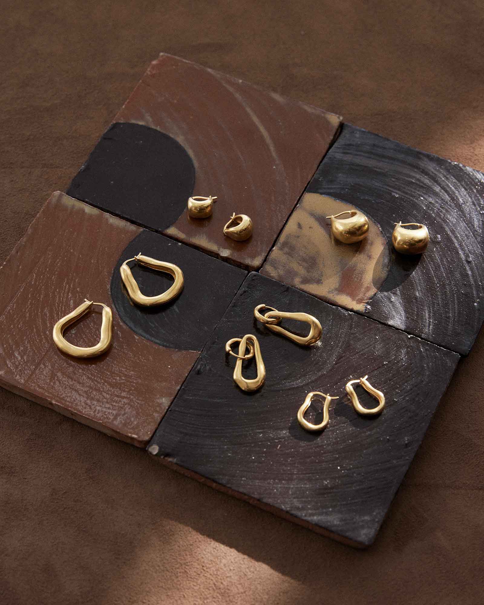TRESOR HOOPS SMALL (18K GOLD PLATED) - Image 4