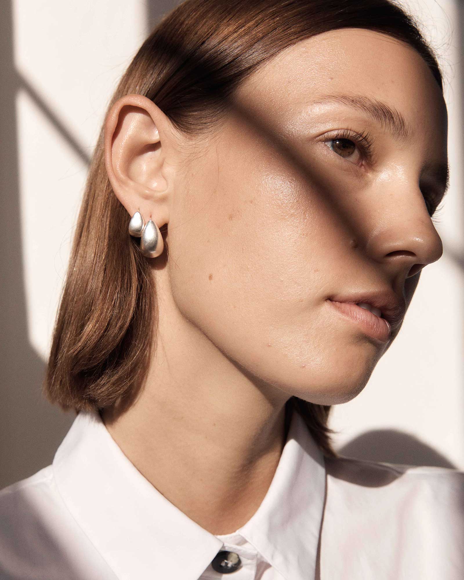 TRESOR HOOPS SMALL (STERLING SILVER) - Image 2