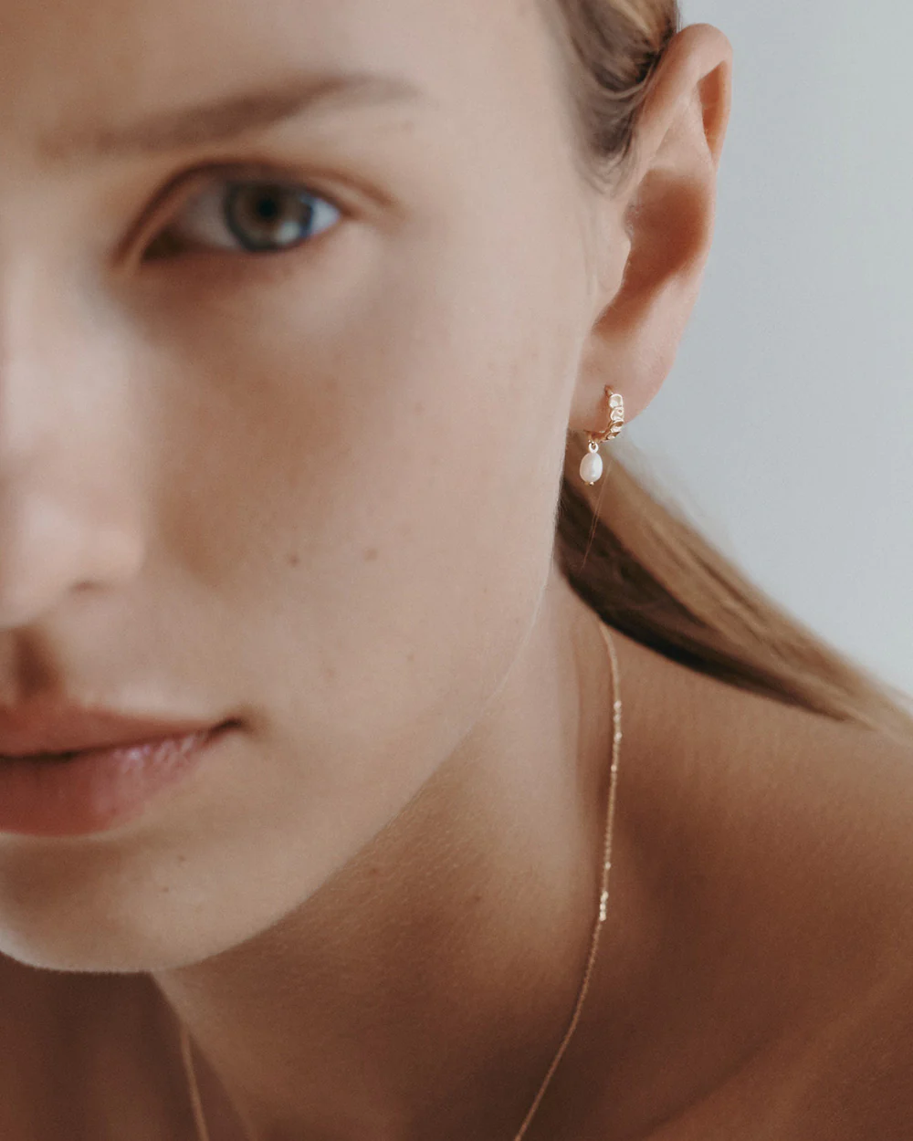 VACATION FINE HOOPS (9K GOLD) - Image 5