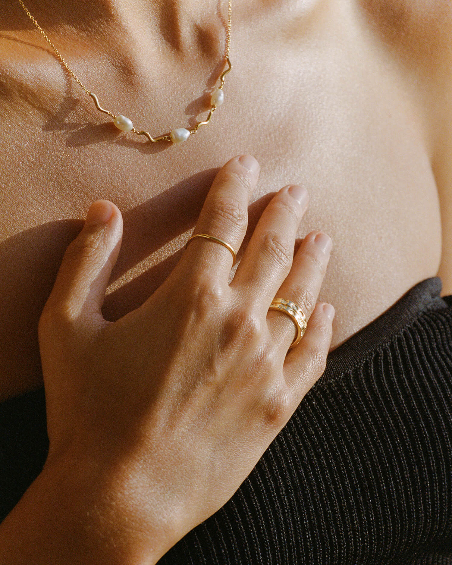 VACATION NECKLACE (18K GOLD PLATED) - Image 3