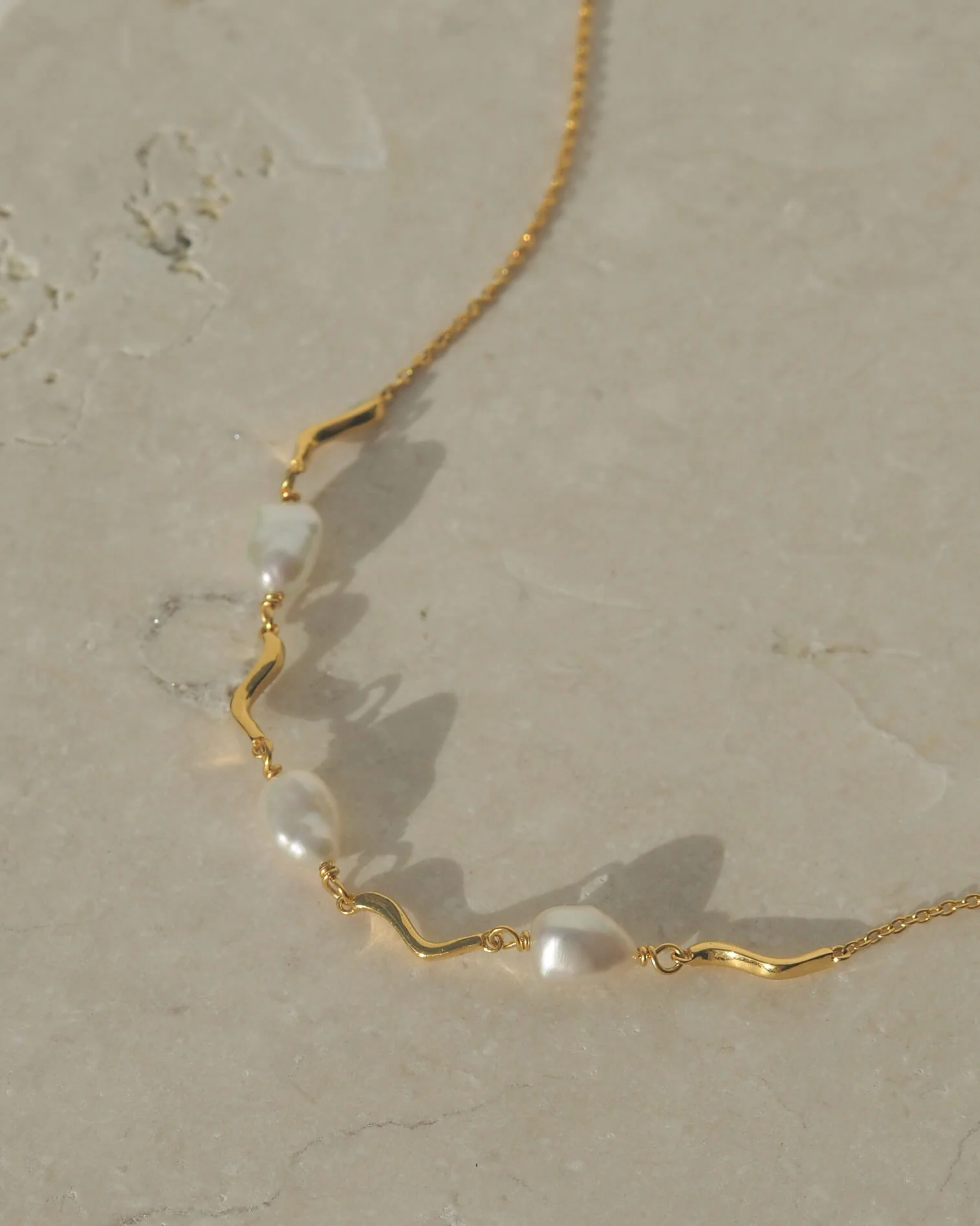 VACATION NECKLACE (18K GOLD PLATED) - Image 4