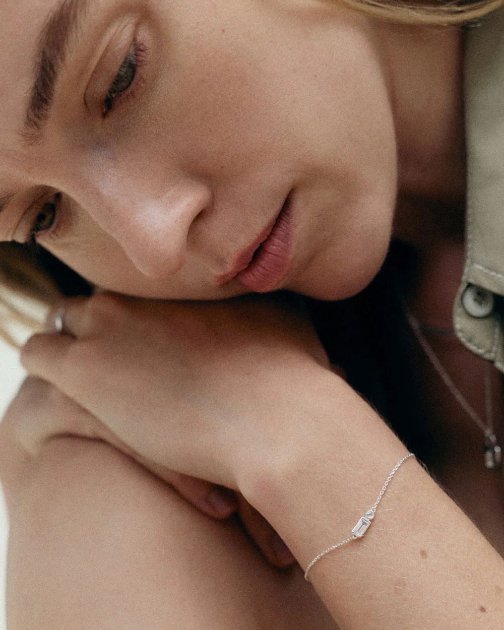 VANTAGE TOPAZ BRACELET (STERLING SILVER) - Image 2