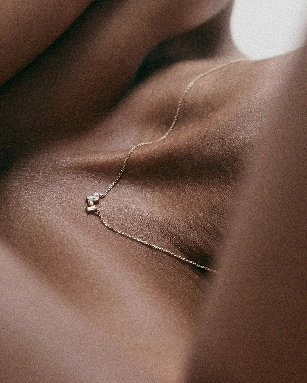 VELA NECKLACE (9K GOLD) - Image 5