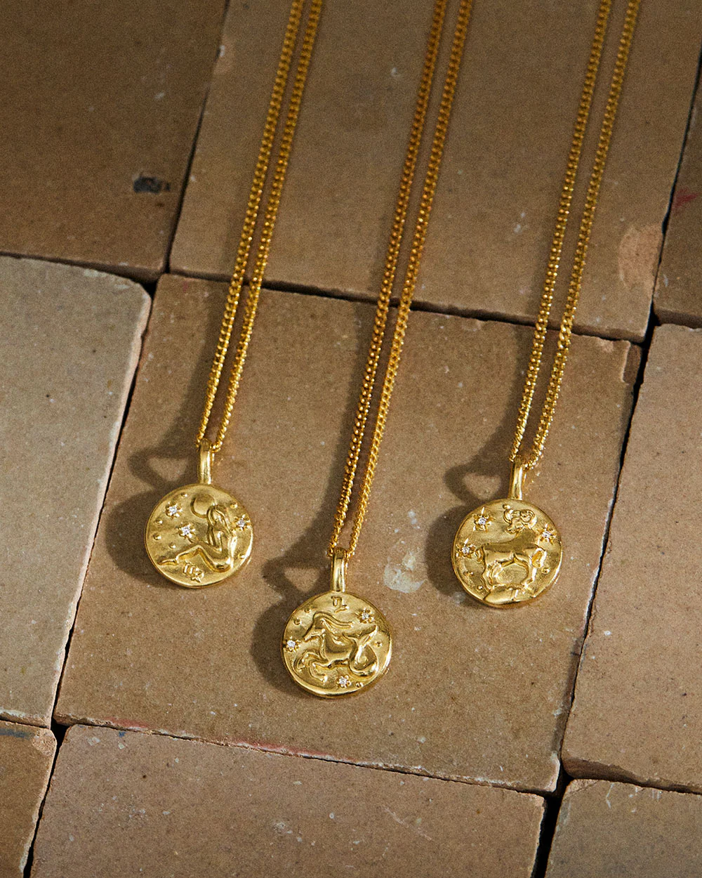 VIRGO PETITE ZODIAC (18K GOLD VERMEIL) - Image 2