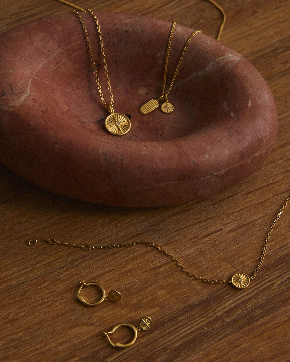 WANDER COIN NECKLACE (18K GOLD VERMEIL) - Image 4