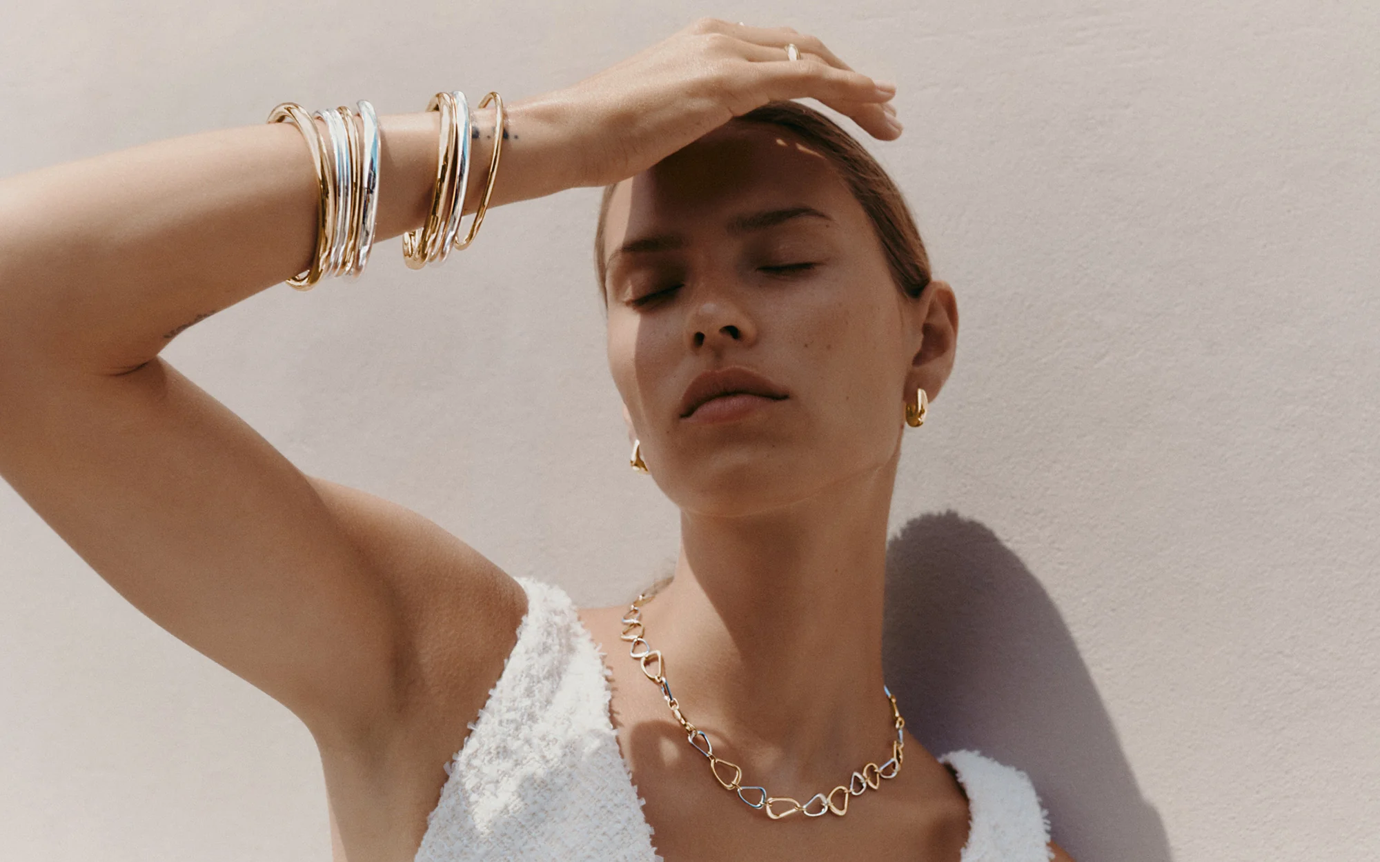 WITHIN MOTION TUBE BANGLE (18K GOLD PLATED) - Image 5
